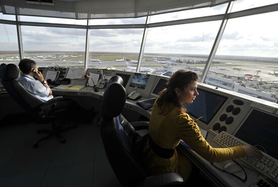 Air traffic control at Domodedovo airport