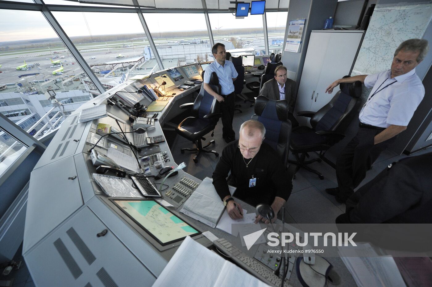 Air traffic control at Domodedovo airport