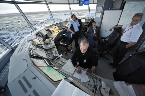 Air traffic control at Domodedovo airport