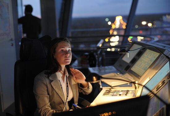 Air traffic control at Domodedovo airport
