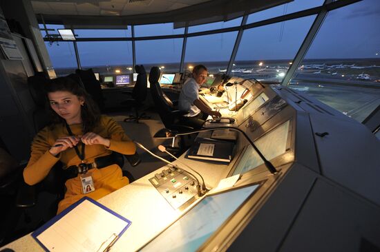 Air traffic control at Domodedovo airport