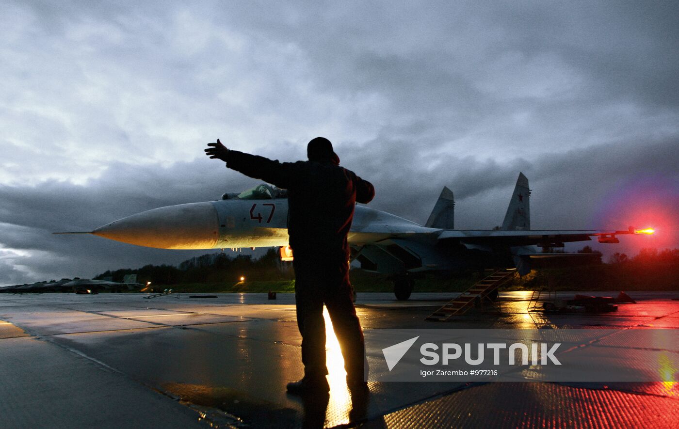 Flying Su-27 fighters in the Kaliningrad region