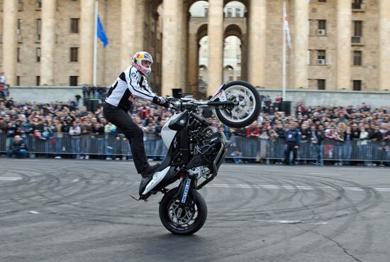 World stunt riding champion Chris Pfeiffer performs in Tbilisi