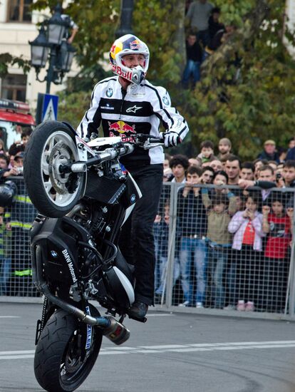 World stunt riding champion Chris Pfeiffer performs in Tbilisi