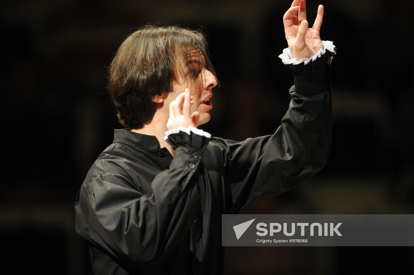 MusicAeterna orchestra concert conducted by Teodor Kurentzis