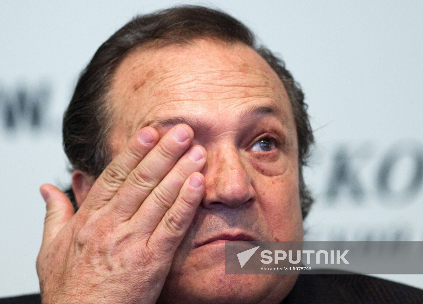 Italian singer Robertino Loreti at news conference in Moscow