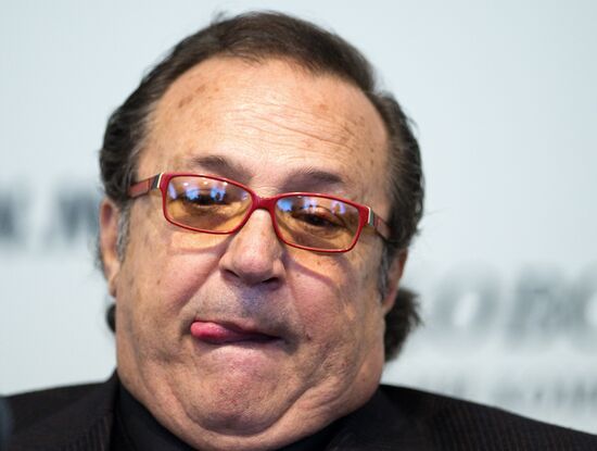 Italian singer Robertino Loreti at news conference in Moscow