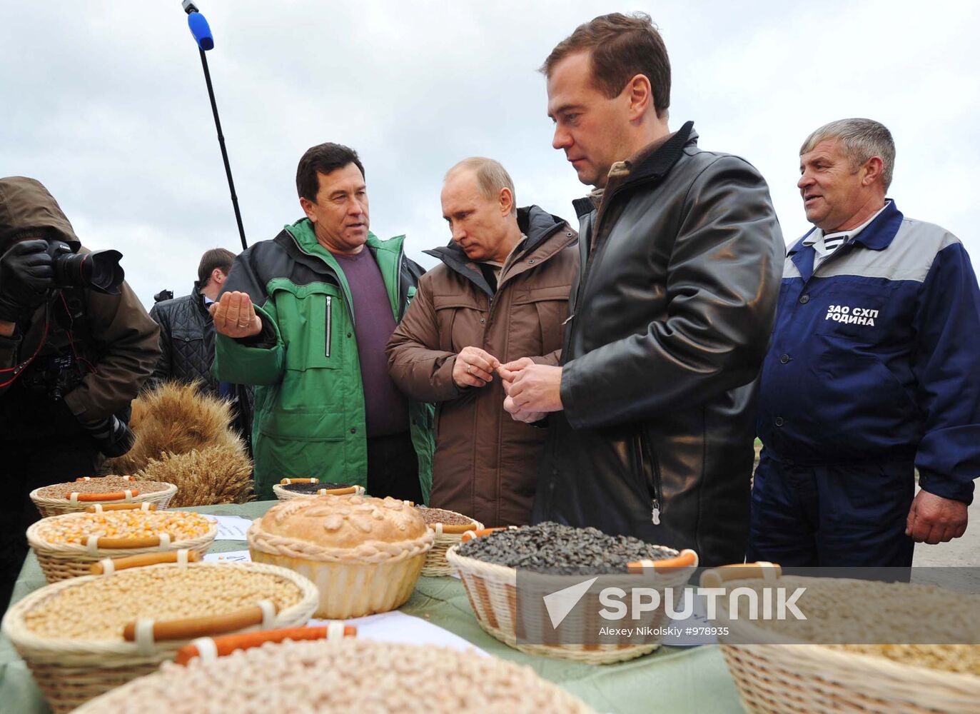 Dmitry Medvedev and Vladimir Putin visit Stavropol