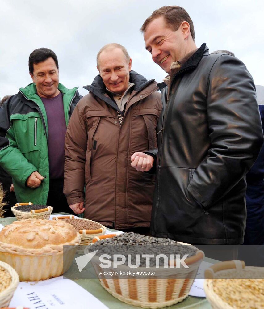 Dmitry Medvedev and Vladimir Putin visit Stavropol