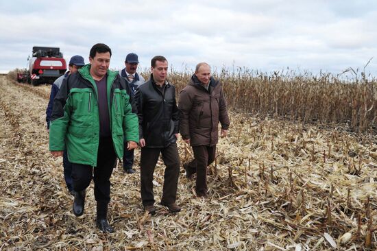 Dmitri Medvedev and Vladimir Putin visit Stavropol