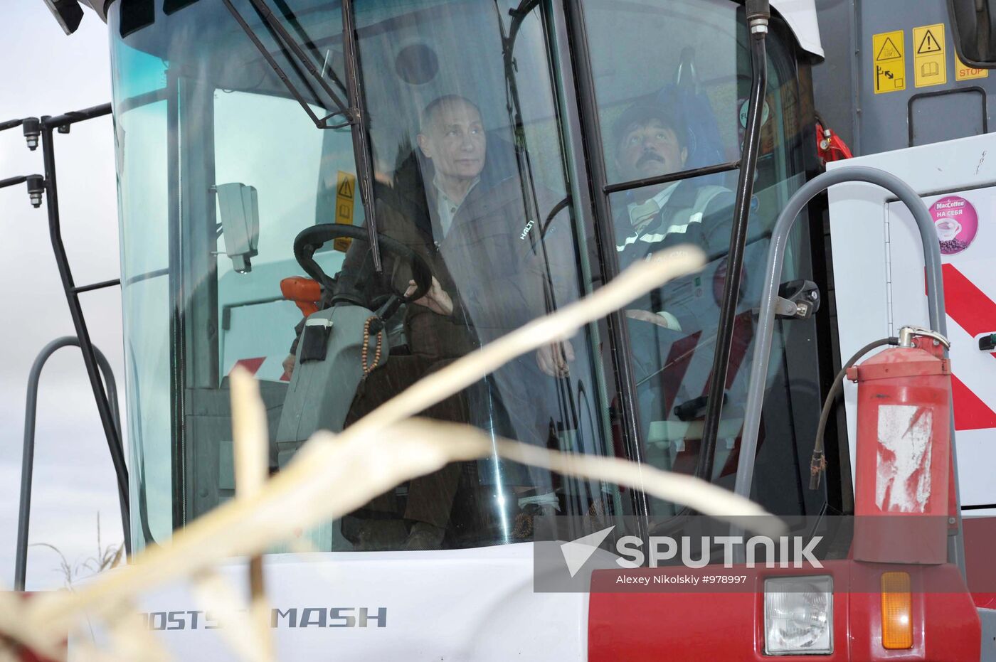 Dmitri Medvedev and Vladimir Putin visit Stavropol