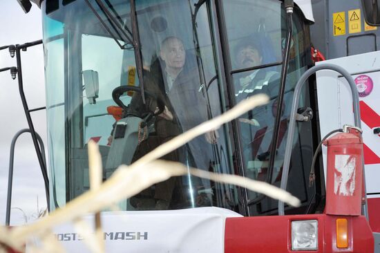 Dmitri Medvedev and Vladimir Putin visit Stavropol