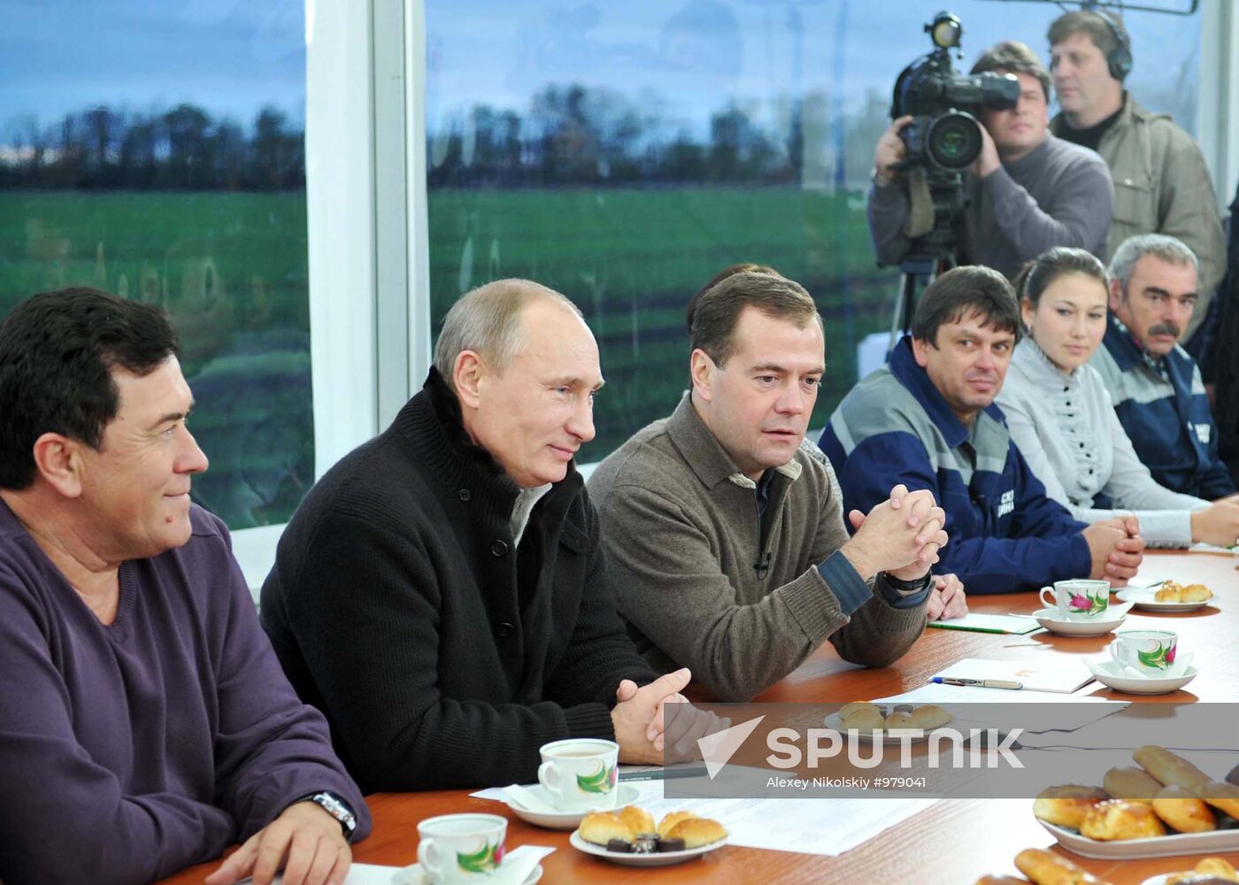 Dmitri Medvedev and Vladimir Putin visit Stavropol