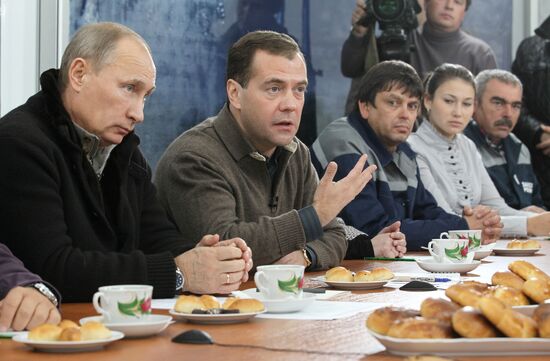 Dmitri Medvedev and Vladimir Putin visit Stavropol
