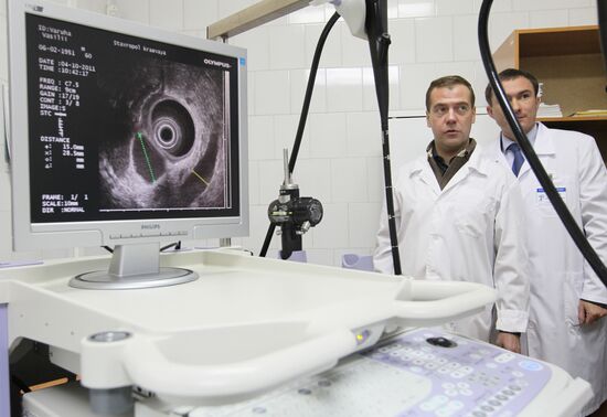 Dmitri Medvedev visits regional vascular center