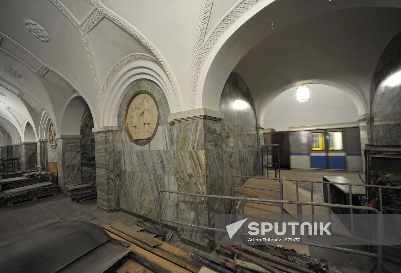 Ring Line's Park Kultury metro station under renovation