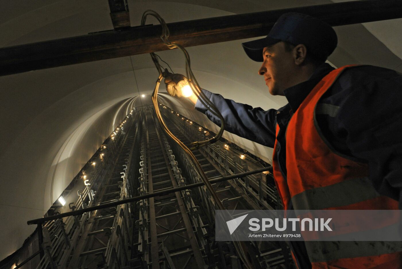 Ring Line's Park Kultury metro station under renovation