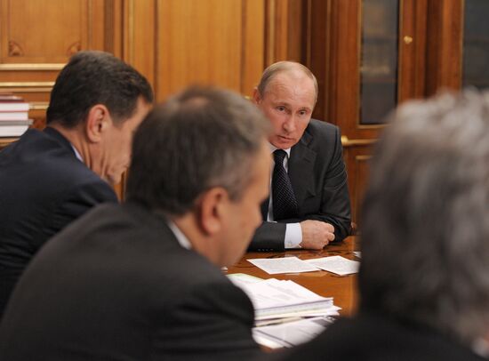 Vladimir Putin chairs meeting on perinatal centers construction