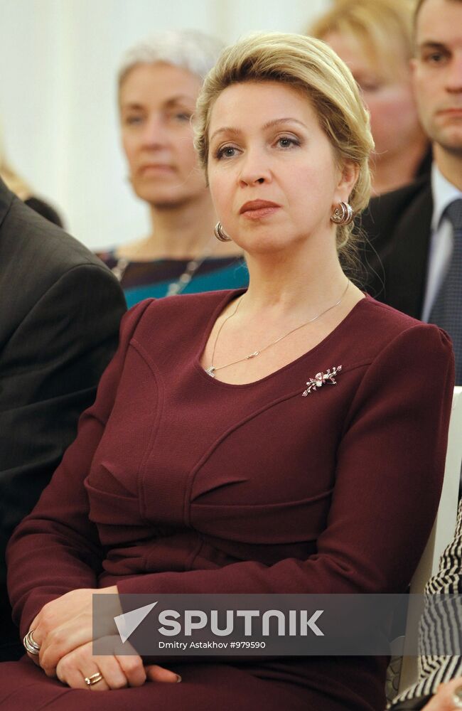 Svetlana Medvedeva visits Sheremetyev Palace