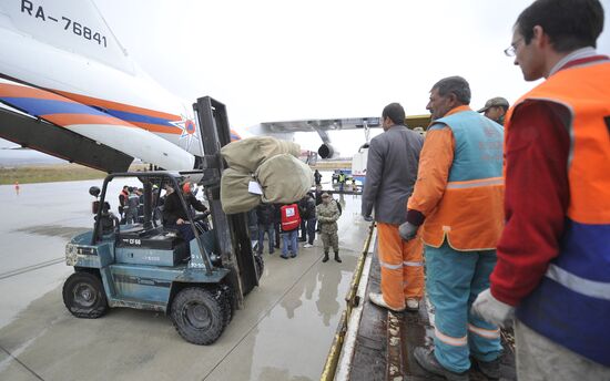 Russian humanitarian aid delivered to Turkey