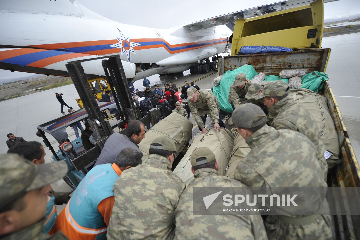 Russian humanitarian aid delivered to Turkey
