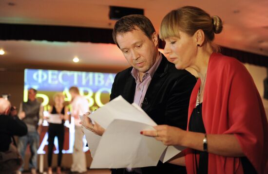 Artist Fund holds charity event