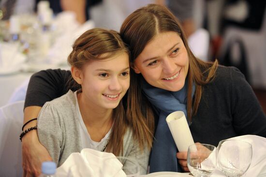 Artist Fund holds charity event