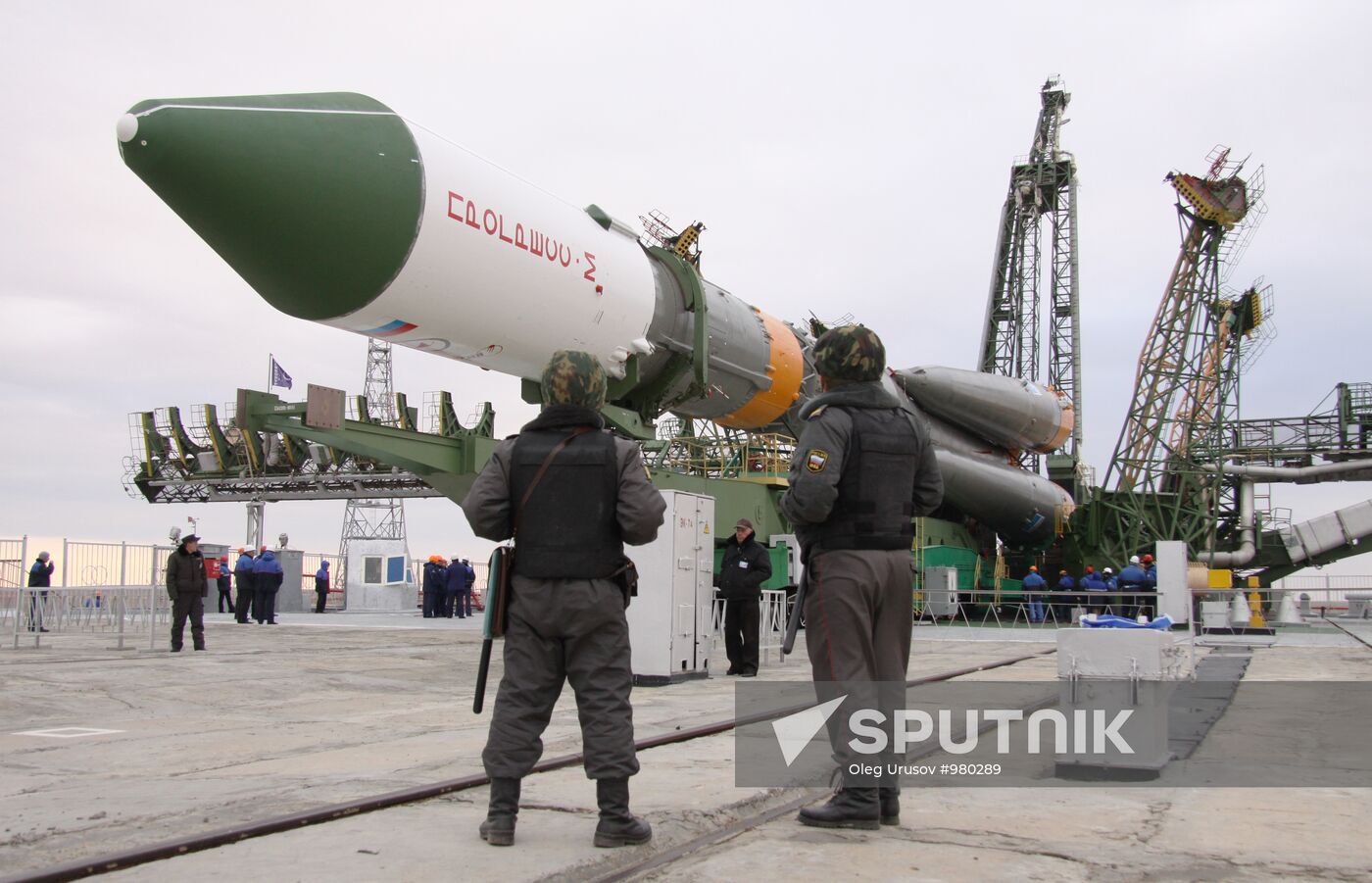 Progress-M13 rocket delivered to launch site