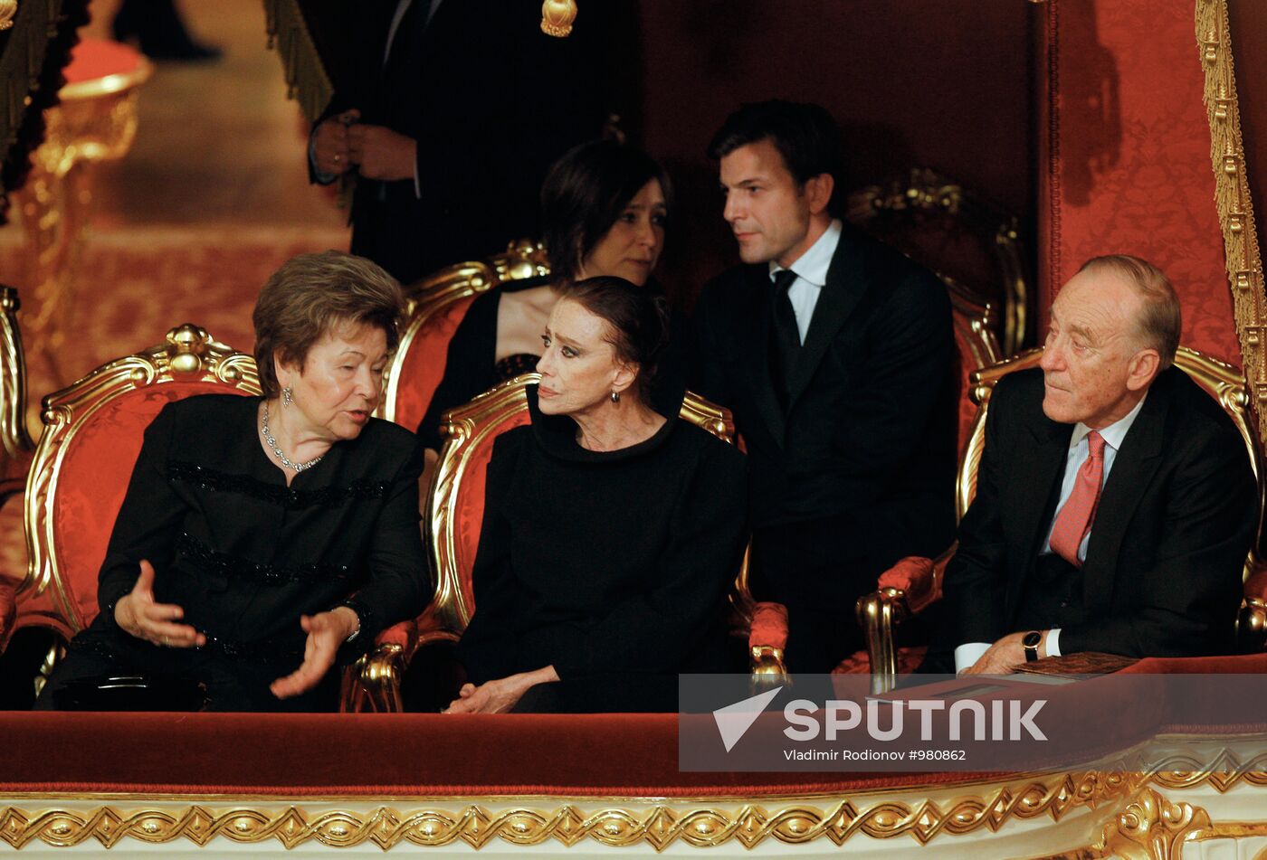 Historic Bolshoi Theatre reopens