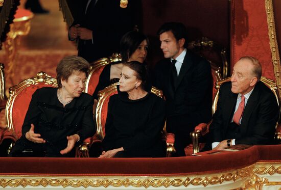 Historic Bolshoi Theatre reopens