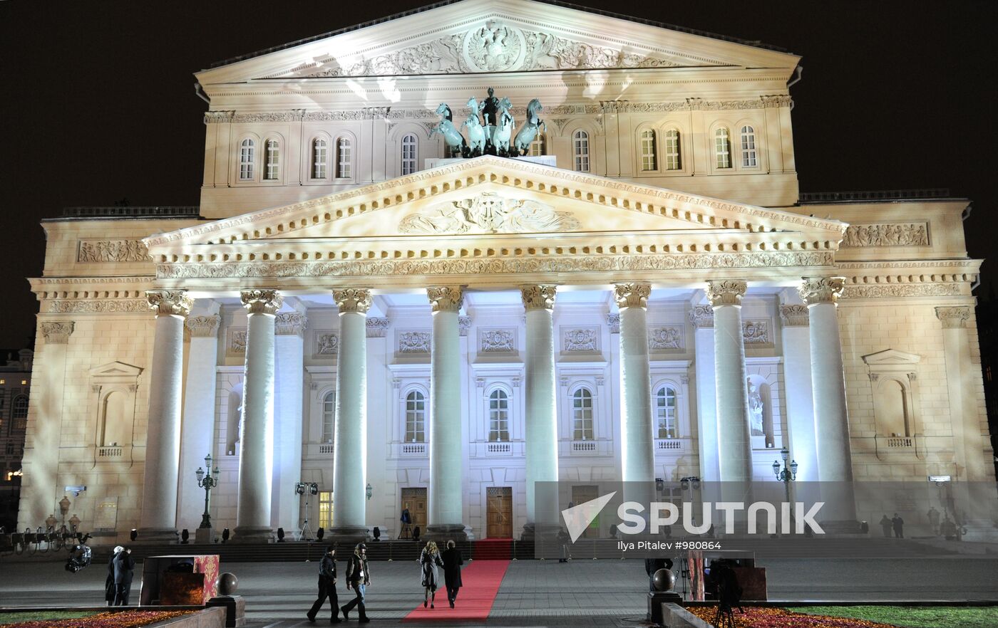 Historic Bolshoi Theatre reopens