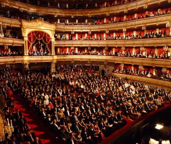 Historic Bolshoi Theatre reopens