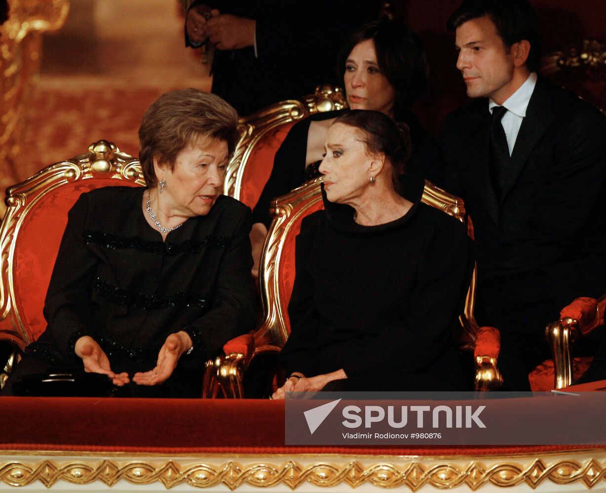 Bolshoi Theater reopens after six-year reconstruction