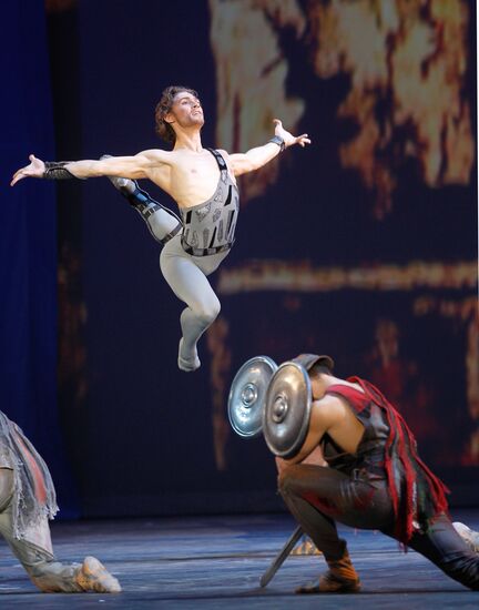 Historic Bolshoi Theatre reopens