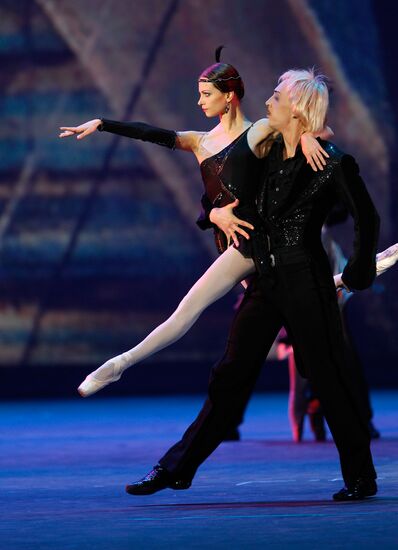 Historic Bolshoi Theatre reopens