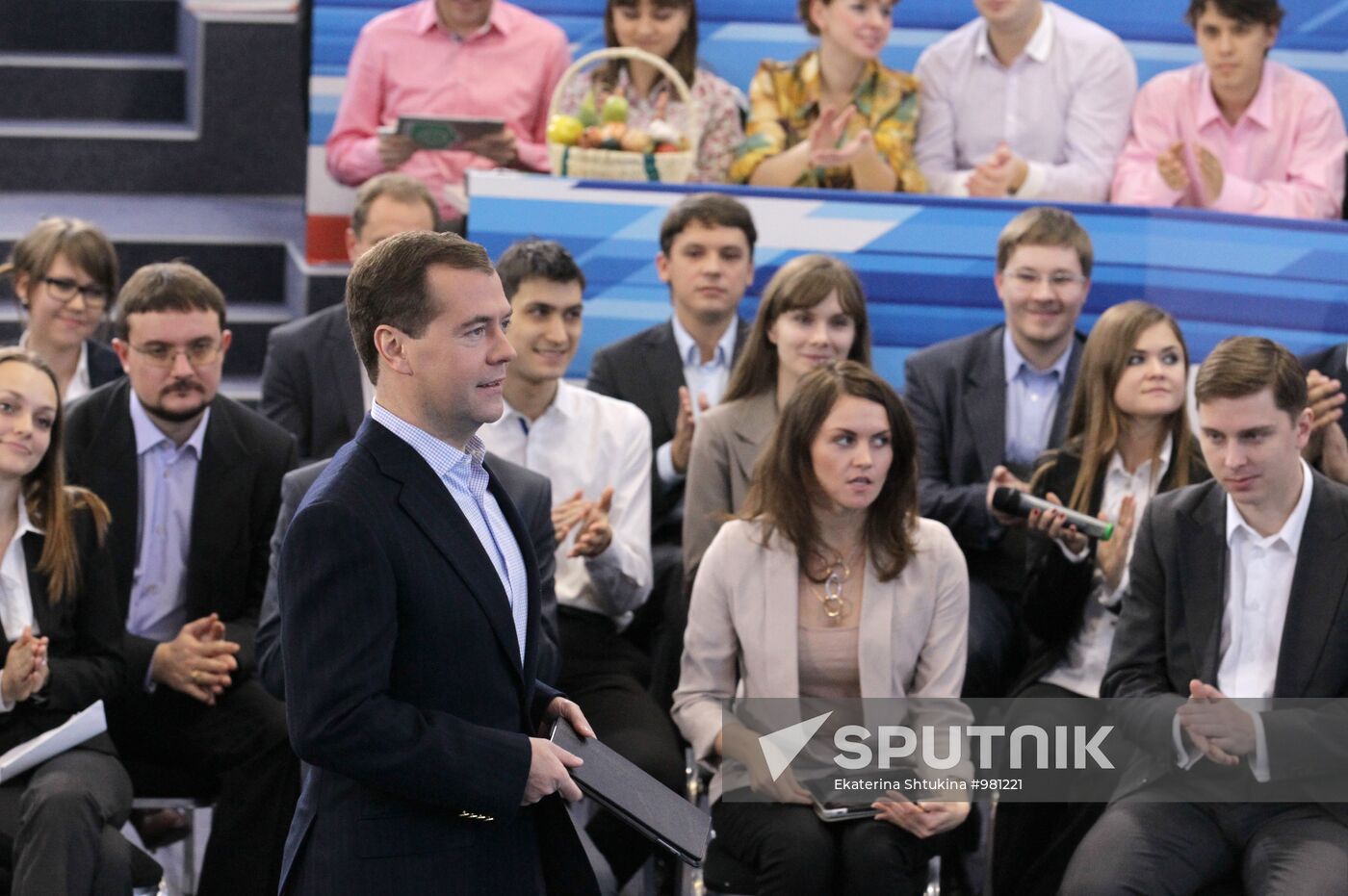 Dmitry Medvedev meets with young scientists and entrepreneurs