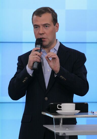 Dmitry Medvedev meets with young scientists and entrepreneurs