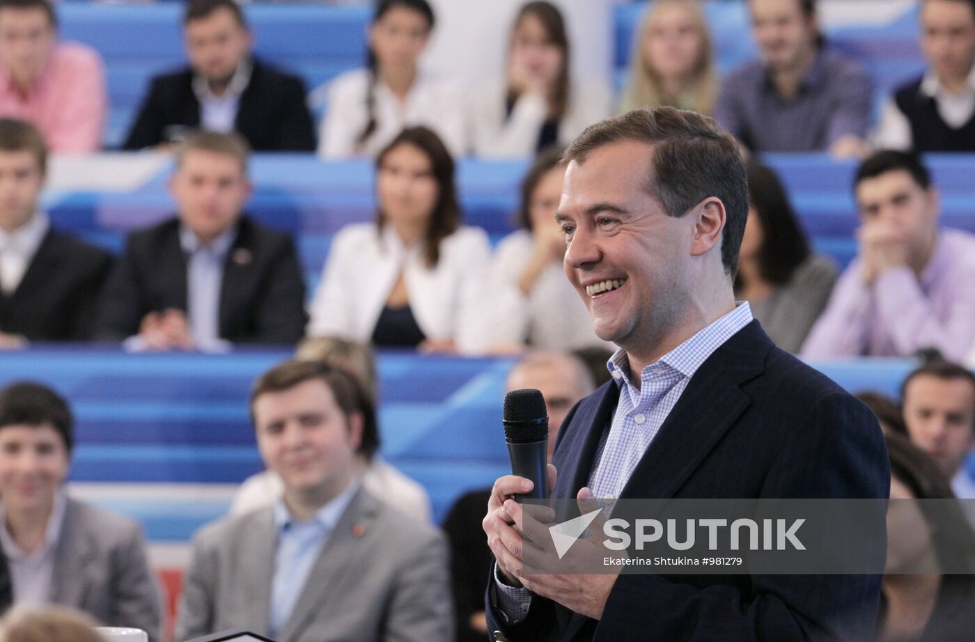 Dmitry Medvedev meets with young scientists and entrepreneurs