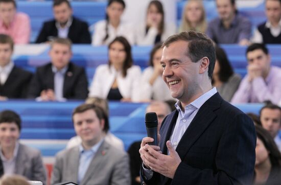 Dmitry Medvedev meets with young scientists and entrepreneurs