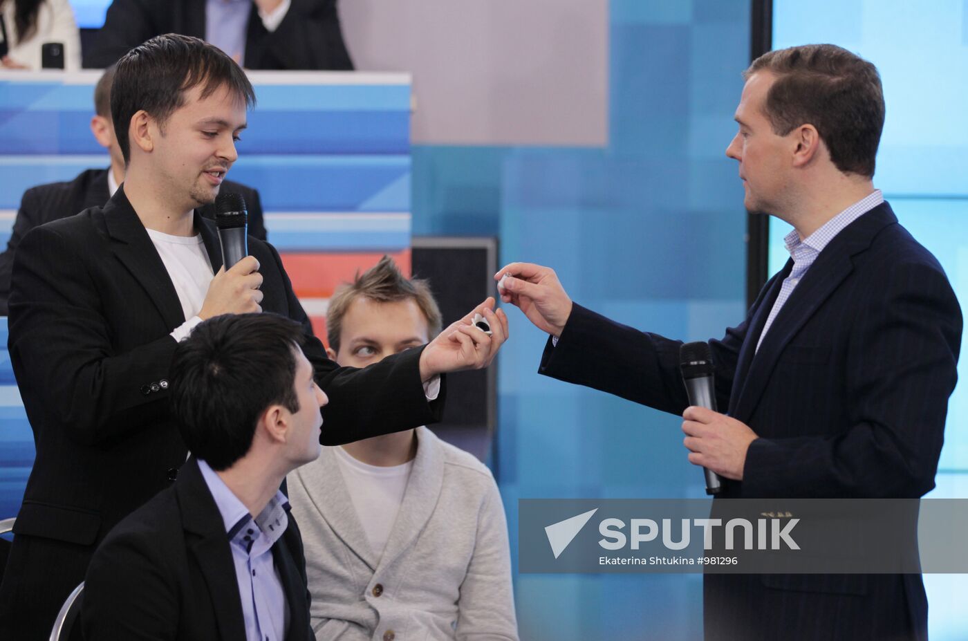 Dmitry Medvedev meets with young scientists and entrepreneurs