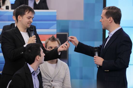 Dmitry Medvedev meets with young scientists and entrepreneurs