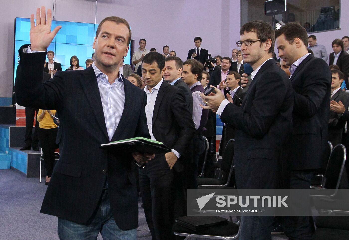 Dmitry Medvedev meets with young researchers and entrepreneurs