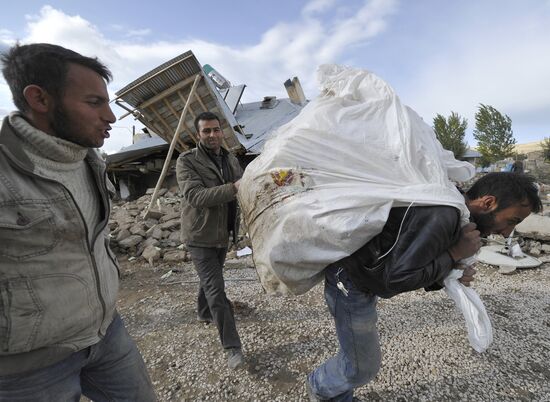 Quake aftermath in Turkey's Van province