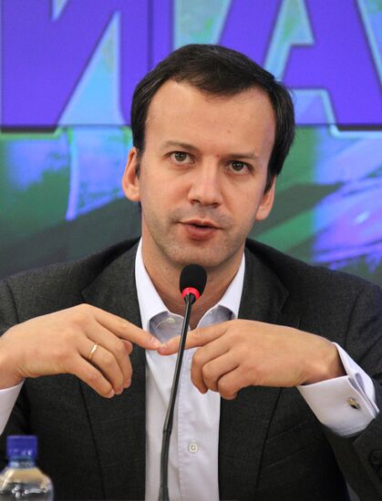 Briefing of RF presidential aide Arkady Dvorkovich