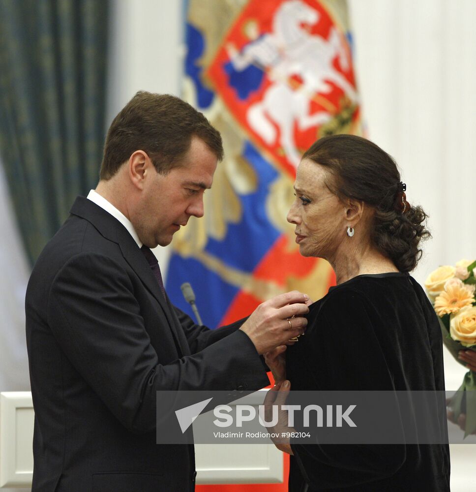 Dmitry Medvedev presents state awards for arts and culture