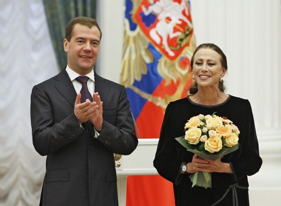 Dmitry Medvedev presents state awards for arts and culture