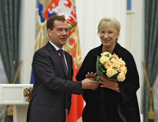 Dmitry Medvedev presents state awards for arts and culture