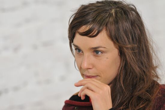 Singer Isabelle Geffroy (ZAZ) gives news conference