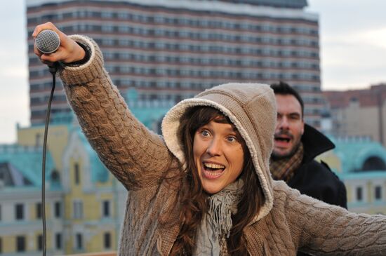 Singer Isabelle Geffroy (ZAZ) gives news conference