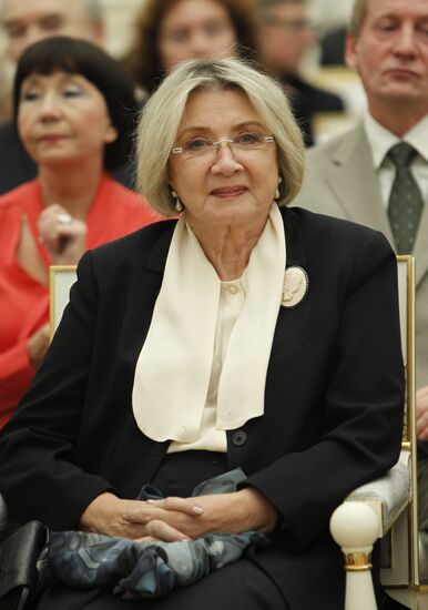 Alla Demidova